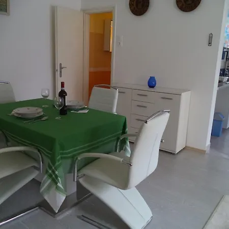 Appartement Sissi With Free Parking Lot
