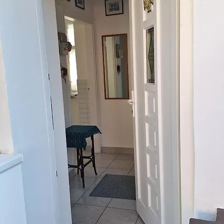 Sissi With Free Parking Lot Apartment